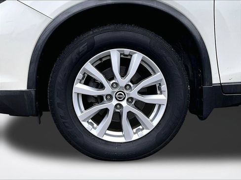 Used 2017 Nissan Rogue SV AWD/4WD image 10