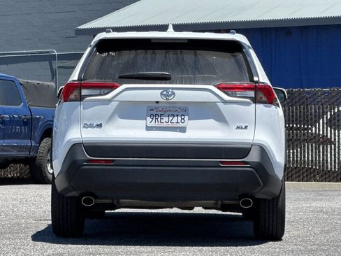 Used 2025 Toyota RAV4 XLE FWD image 6