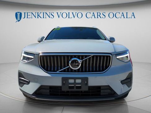 Certified 2025 Volvo XC40 B5 Core image 8