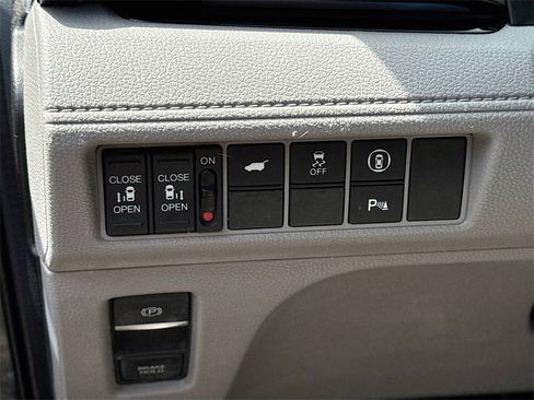 Used 2022 Honda Odyssey Elite image 10