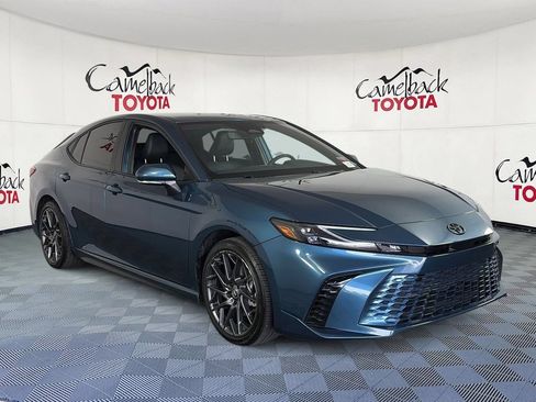 Used 2025 Toyota Camry XSE FWD image 3