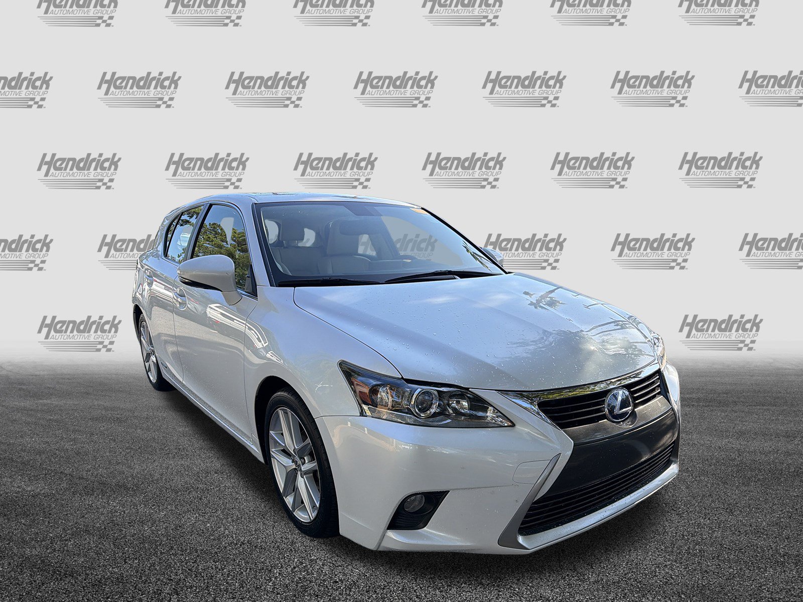 Used 2015 Lexus CT 200h w/ Navigation Package FWD image 6
