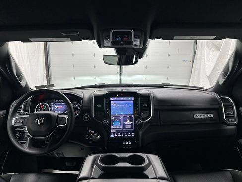 Used 2025 RAM 1500 Laramie AWD/4WD image 38