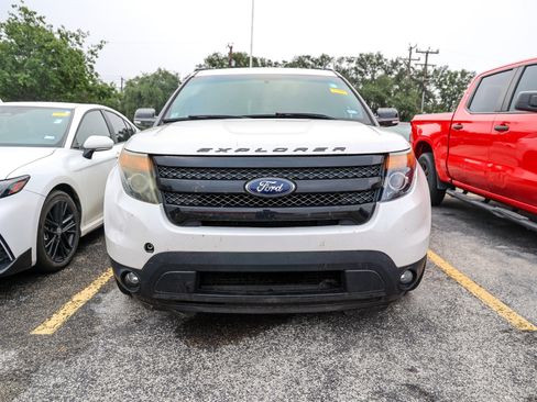 Used 2014 Ford Explorer Sport w/ Equipment Group 401A AWD/4WD image 3