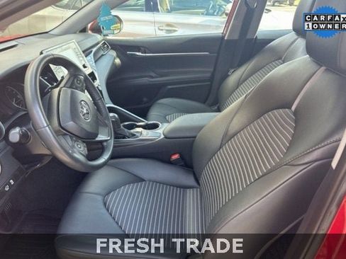 Used 2023 Toyota Camry SE image 9