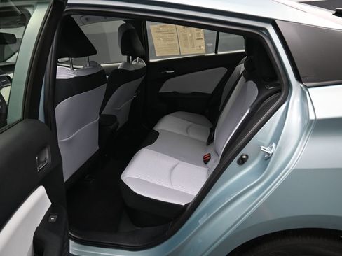 Used 2018 Toyota Prius Three image 28