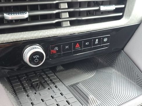 Used 2025 Ford Explorer Platinum RWD image 38