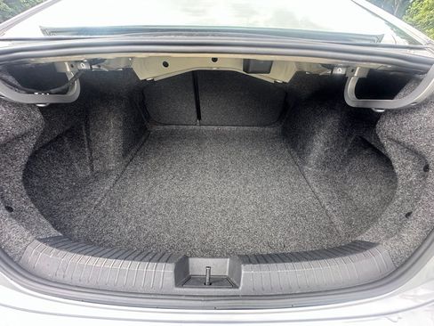 Used 2025 Volkswagen Jetta SE FWD image 19