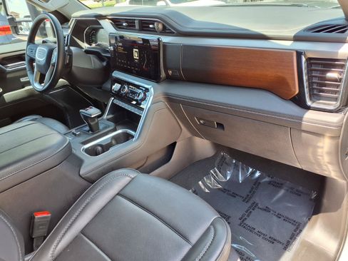 Used 2024 GMC Sierra 1500 Denali w/ Denali Reserve Package AWD/4WD image 10