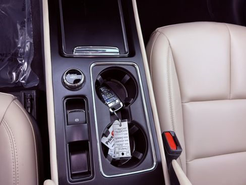 Used 2026 Lincoln Corsair Premiere AWD/4WD image 19