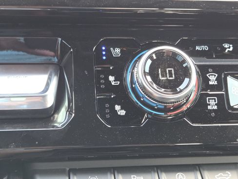 New 2026 GMC Sierra 1500 AT4 w/ AT4 Premium Package AWD/4WD image 9