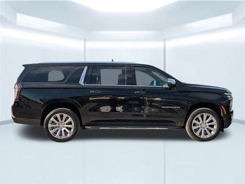 New 2025 Chevrolet Suburban Premier image 7