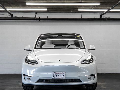 Used 2023 Tesla Model Y Performance AWD/4WD image 8