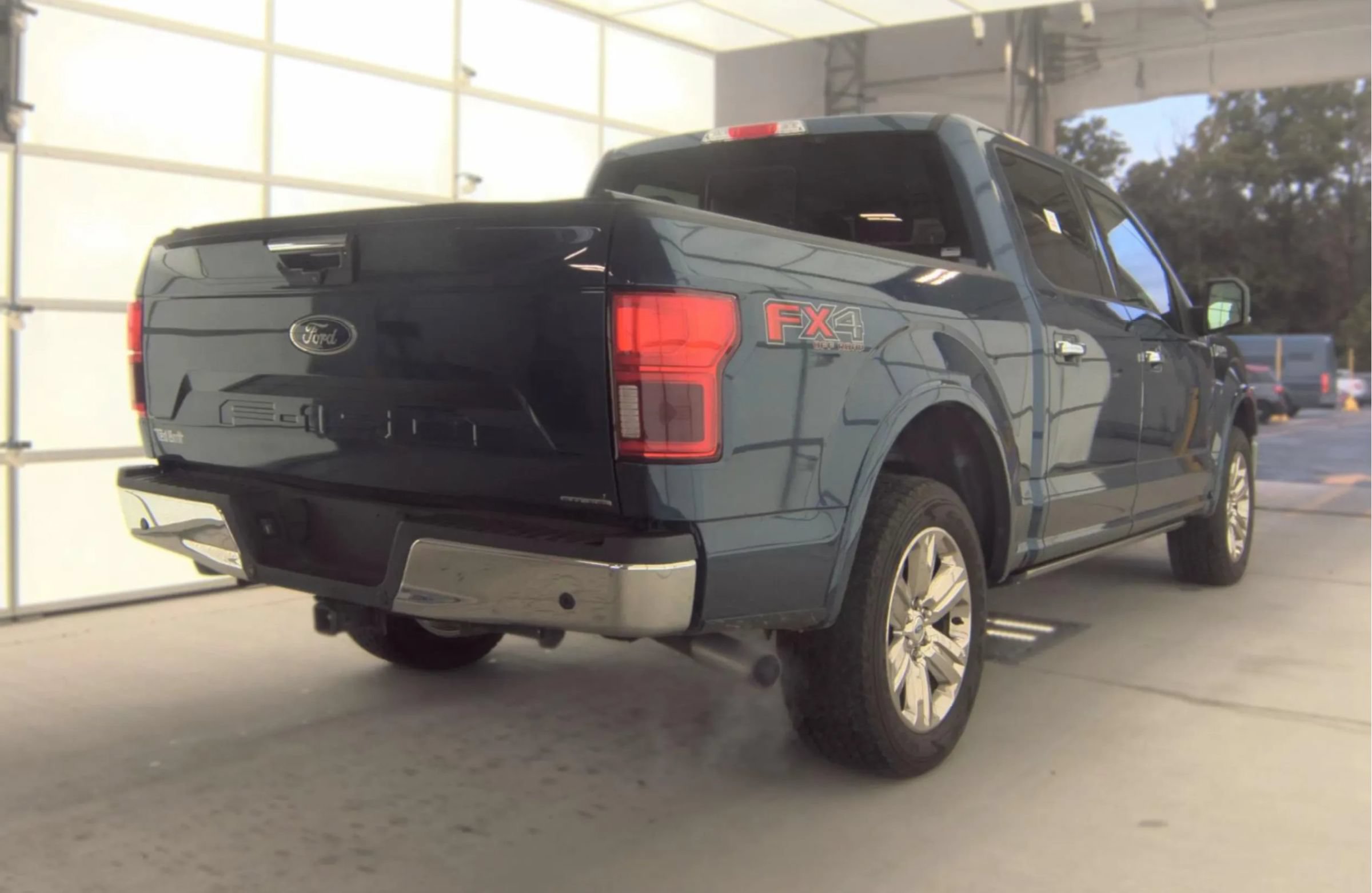 Used 2018 Ford F150 Lariat w/ Equipment Group 502A Luxury AWD/4WD image 5
