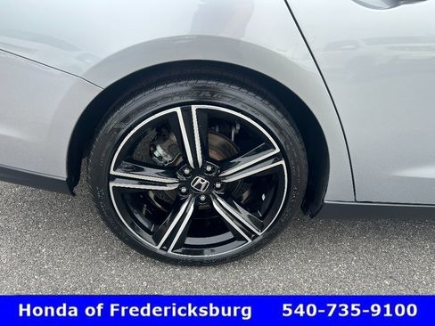 Used 2024 Honda Accord Sport image 11
