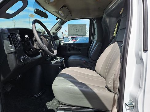 New 2026 Chevrolet Express 2500 w/ Driver Convenience Package RWD image 9