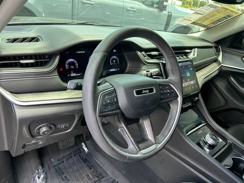 Used 2024 Jeep Grand Cherokee L Limited w/ Black Appearance Package RWD image 22