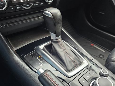 Used 2015 MAZDA MAZDA3 i Grand Touring image 29