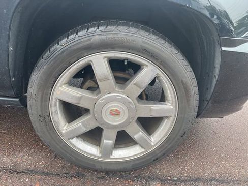 Used 2010 Cadillac Escalade Premium AWD/4WD image 21