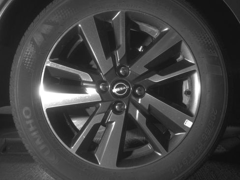 Used 2025 Nissan Versa SV image 15