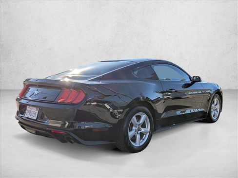 Used 2018 Ford Mustang Coupe image 5