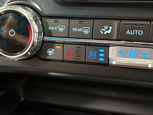 Used 2024 Ford F350 Lariat w/ Lariat Ultimate Package AWD/4WD image 29