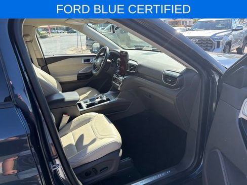 Used 2023 Ford Explorer Platinum w/ Technology Package AWD/4WD image 30