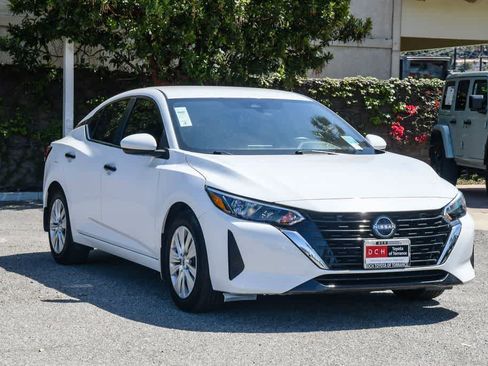 Used 2025 Nissan Sentra S image 3