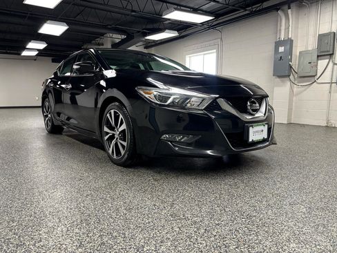 Used 2016 Nissan Maxima Platinum image 3