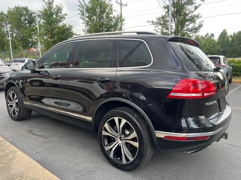 Used 2017 Volkswagen Touareg Wolfsburg Edition AWD/4WD image 4