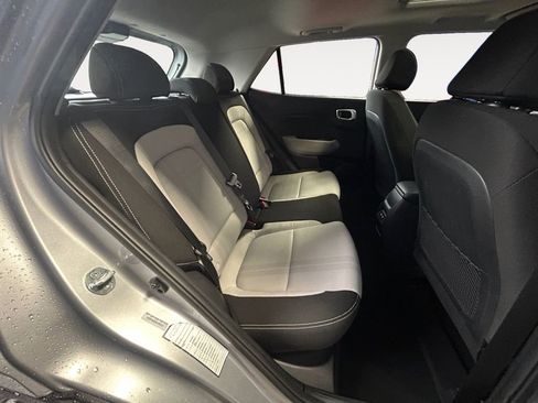 Used 2025 Hyundai Venue SEL image 11