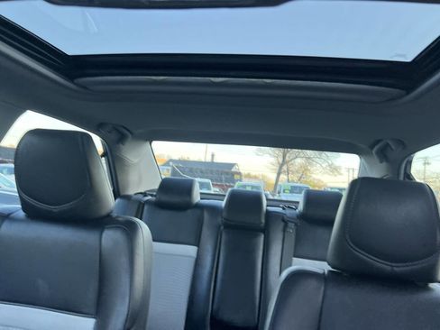 Used 2015 Toyota RAV4 Limited image 28