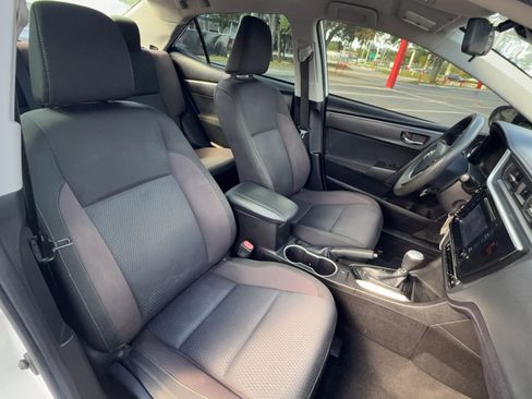 Used 2018 Toyota Corolla LE FWD image 24