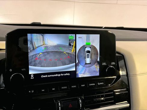 Used 2022 Nissan Pathfinder SL w/ SL Black Package image 55