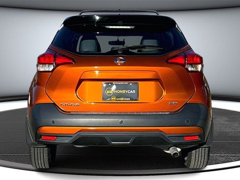Used 2019 Nissan Kicks SR w/ SR Premium Package image 5