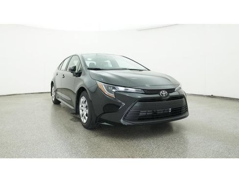 Used 2025 Toyota Corolla LE FWD image 35