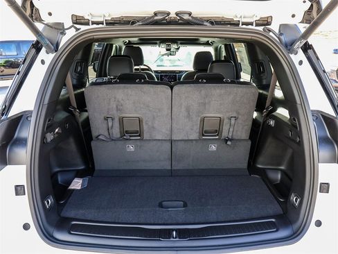 New 2025 Jeep Grand Cherokee L Altitude image 12