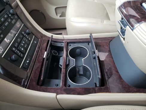 Used 2014 Cadillac Escalade Premium AWD/4WD image 22