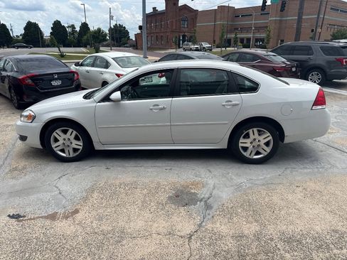 Used 2011 Chevrolet Impala LT FWD image 7
