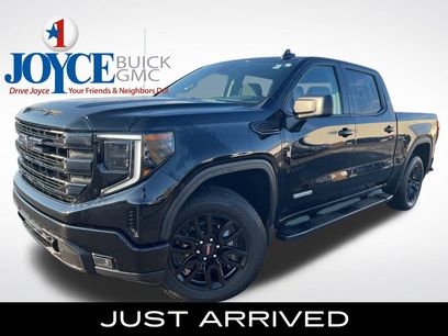 Used 2022 GMC Sierra 1500 Elevation w/ LPO, Elevation Black Package
