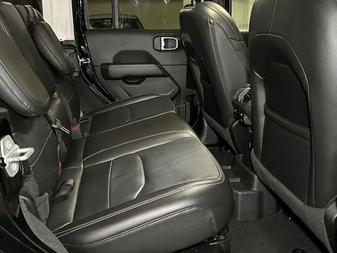 Used 2021 Jeep Wrangler Unlimited Sahara w/ Cold Weather Group image 13