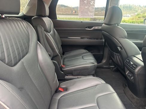 Used 2023 Hyundai Palisade Limited image 13