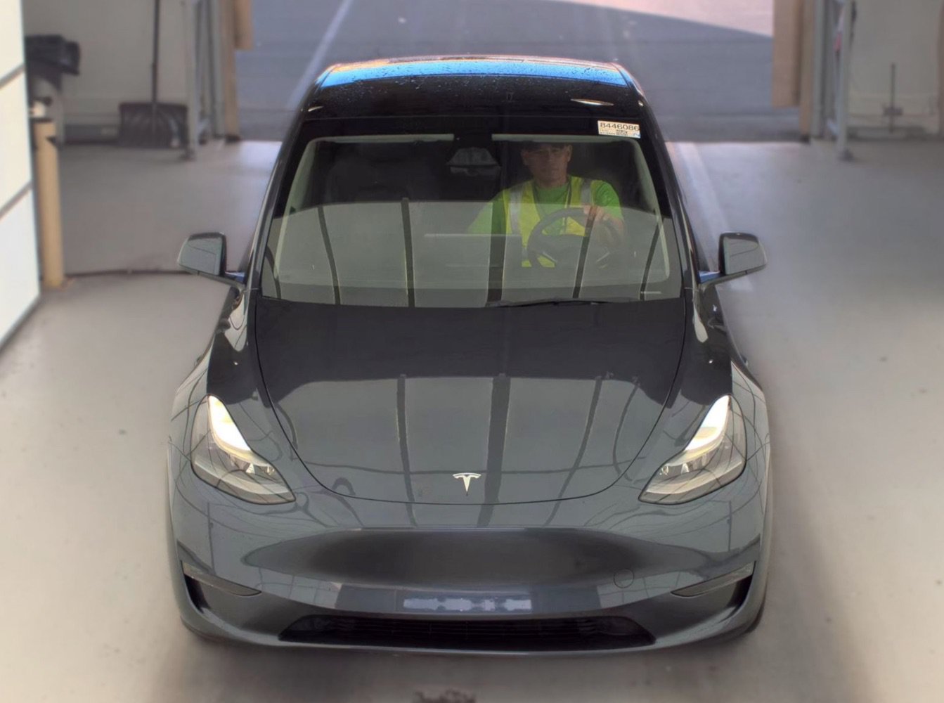 Used 2023 Tesla Model Y Long Range AWD/4WD image 2