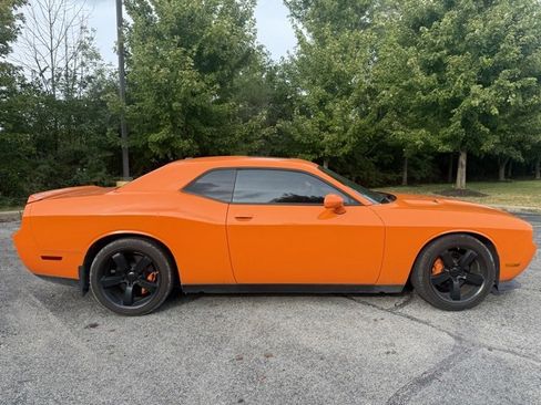 Used 2012 Dodge Challenger SRT8 w/ Premium Sound Group image 2