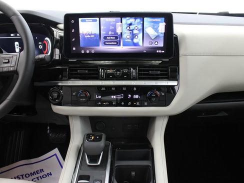 New 2026 Nissan Pathfinder SL w/ SL Premium Package FWD image 21