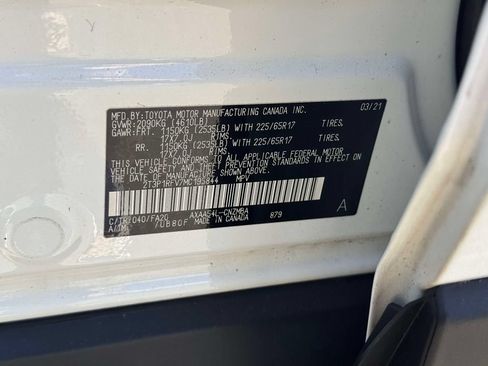 Used 2021 Toyota RAV4 XLE w/ Convenience Package AWD/4WD image 17