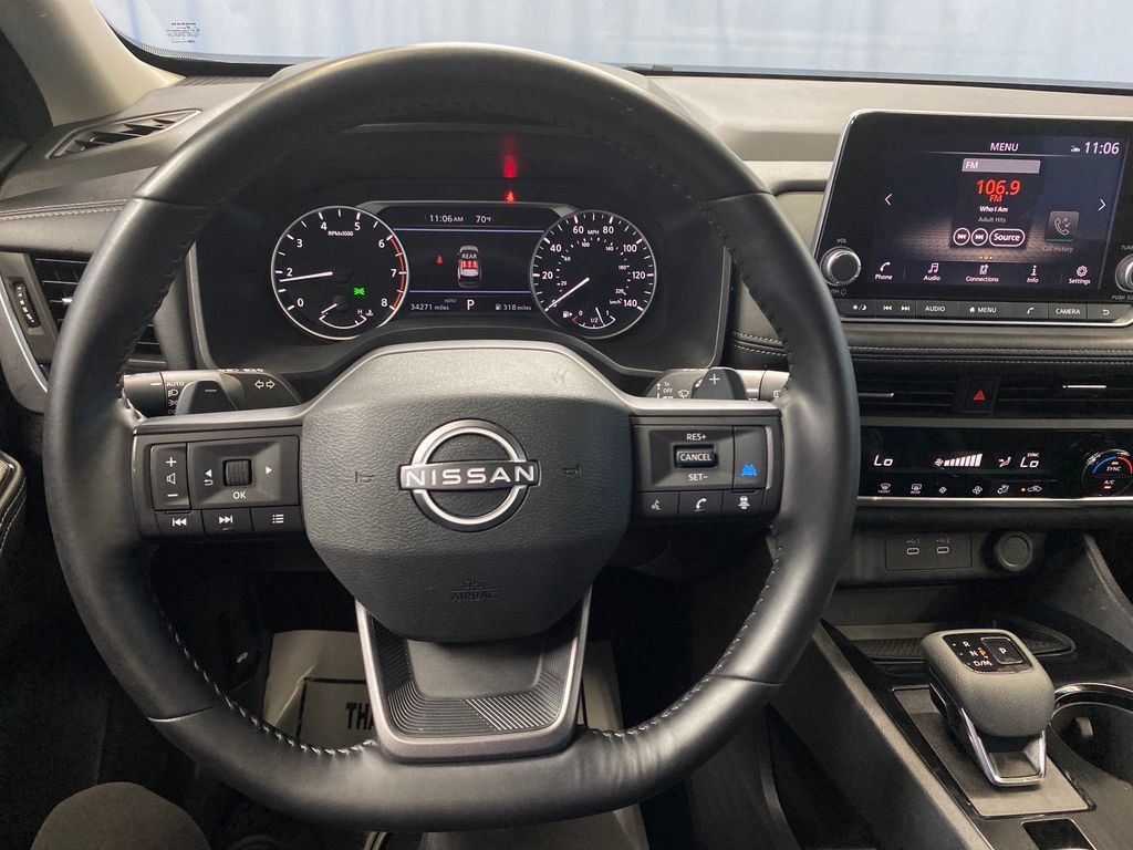 Used 2025 Nissan Rogue SV AWD/4WD image 18