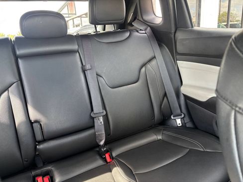 Used 2025 Jeep Compass Limited AWD/4WD image 38