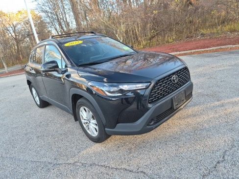 Used 2022 Toyota Corolla Cross LE image 4