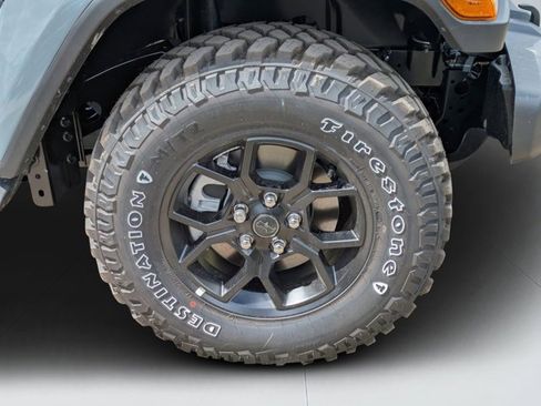 New 2025 Jeep Gladiator Sport image 9